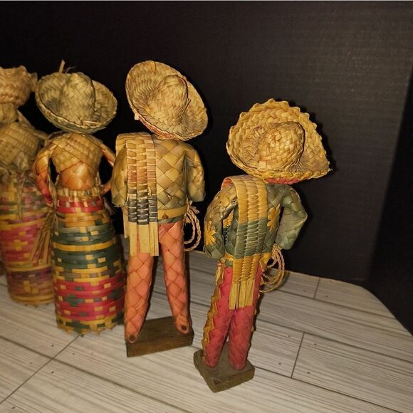 Vintage Woven Figurine Family Set Of 5 Cowboy Villagers In Sombrero Basket Weave - Picture 7 of 12